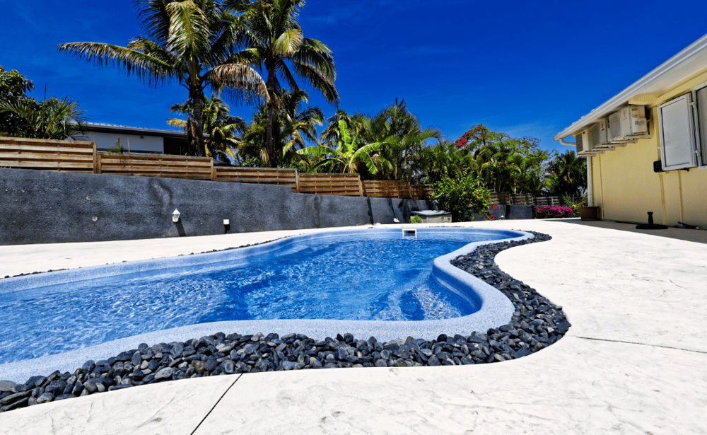 plage-piscine-beton-decoratif-esthetique
